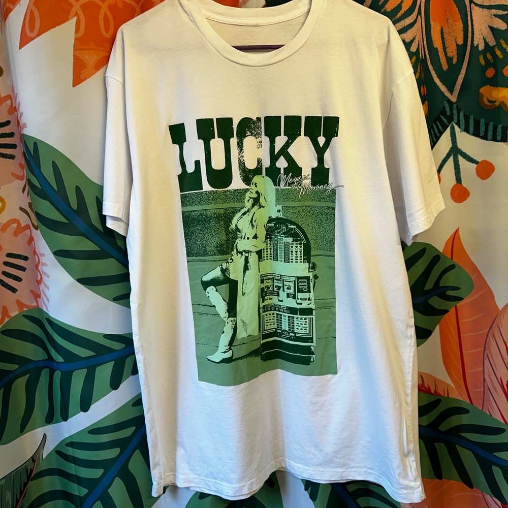 megan moroney - lucky tee - XL